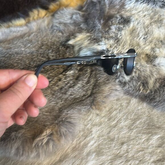 Stylish Black Oval Sunglasses Maui Jim (BK1) - Picture 3 of 4